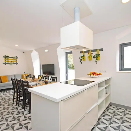 Townhouse Serenity * البوفيرا